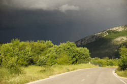 Clouds%20and%20sun%20on%20the%20road%20towards%20split